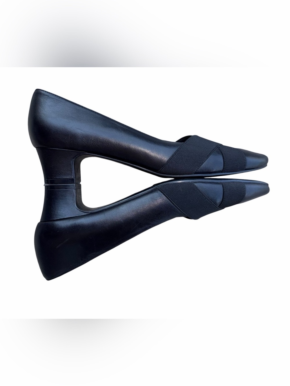 Vaneli Allure Crisscross Pump Size 9.5 M